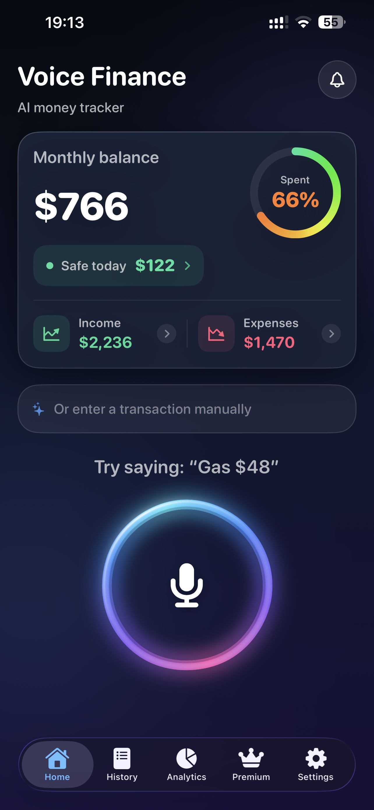 Voice Finance home screen: monthly balance, daily allowance and the voice button — dark theme